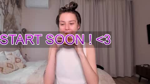 Snapshot of 1i1ypa1mer chatting on November 2025 03:44:02 PM Lily 3 online show from November 2025 03:44:02 PM