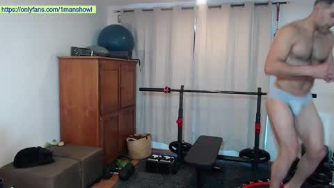 Snapshot of 1manshow11 chatting on November 2025 09:52:01 PM 1manshow11 online show from November 2025 09:52:01 PM