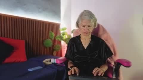 Miss Monserrate online show from February 2026 01:04:01 PM