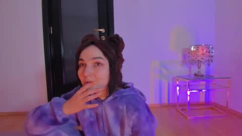 Moona  online show from February 2026 10:41:01 AM