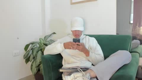 1Threestar online show from November 2025 12:48:02 PM