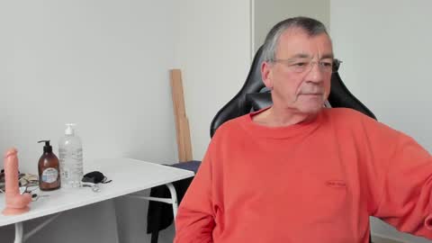 Henk online show from December 2024 01:28:01 PM