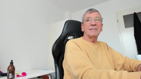 Henk online show from November 2025 12:06:02 PM