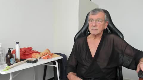 Henk online show from December 2025 12:43:02 PM