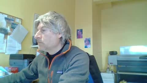 Snapshot of 22esserre chatting on January 2025 11:05:02 AM 22esserre online show from January 2025 11:05:02 AM