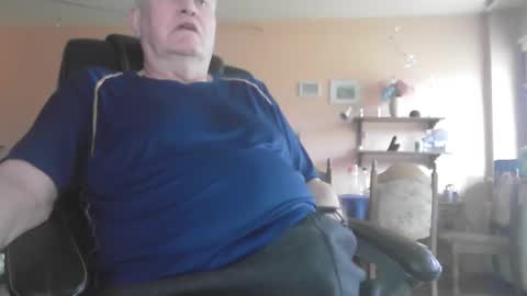 Snapshot of 29famila chatting on December 2025 11:52:02 AM 29famila online show from December 2025 11:52:02 AM