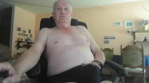 Snapshot of 29famila chatting on August 2026 11:13:01 AM 29famila online show from August 2026 11:13:01 AM