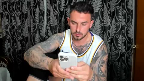 Snapshot of 2sexymuscles chatting on April 2026 08:03:02 PM 2sexymuscles online show from April 2026 08:03:02 PM