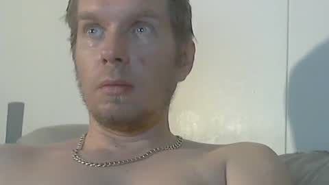 2small4you83 online show from December 2024 04:19:01 AM