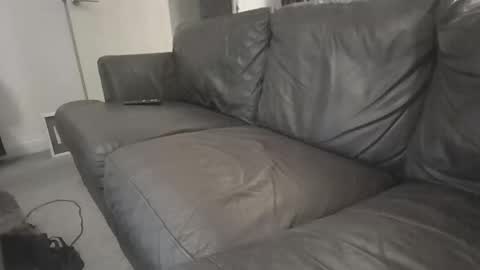 33UK online show from November 2025 01:06:01 AM