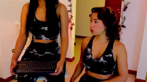independent model online show from December 2024 10:06:02 AM