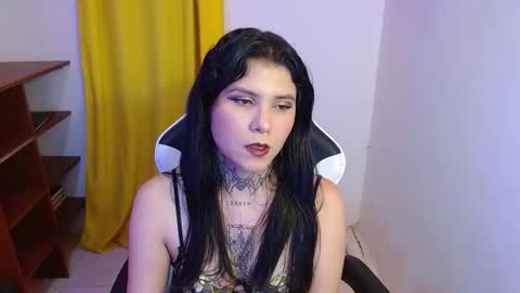 erika online show from October 2025 01:11:01 AM