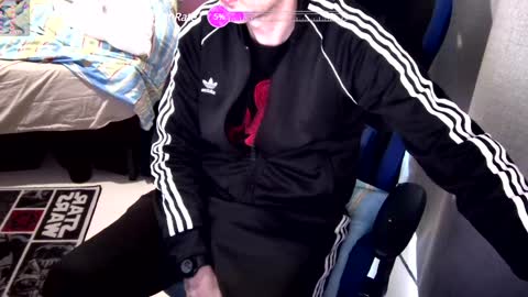 Larese Carlo online show from January 2025 10:43:02 AM