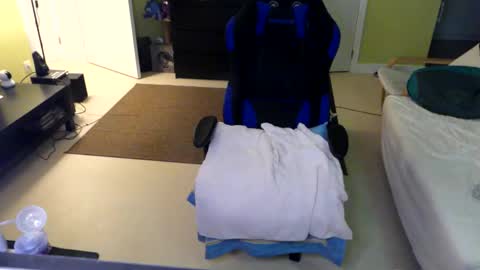 Larese Carlo online show from October 2025 03:50:02 AM