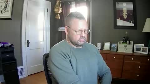 Snapshot of 612guy chatting on December 2025 05:31:01 PM 612guy online show from December 2025 05:31:01 PM