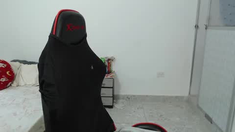 lucero online show from February 2025 08:53:01 PM