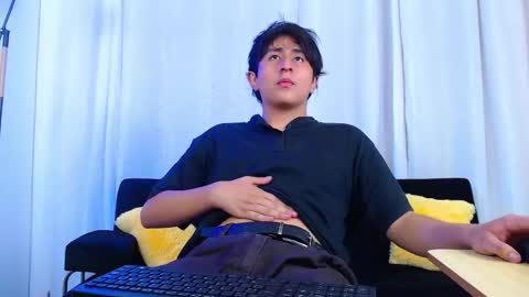 zyan online show from December 2025 08:58:01 PM