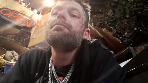 85dilligaf online show from November 2025 07:30:01 PM