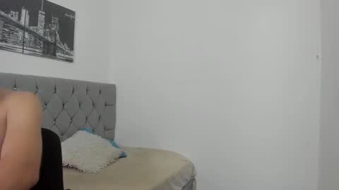 Snapshot of _1dereck chatting on March 2026 09:48:01 AM DERECK online show from March 2026 09:48:01 AM