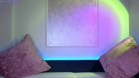 Willow online show from March 2025 05:42:02 AM