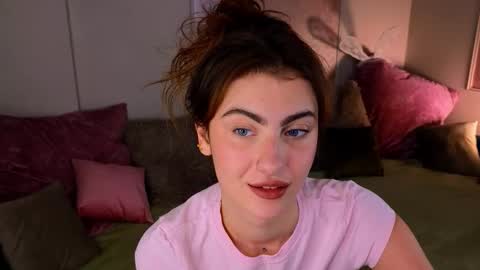 Willow online show from October 2025 09:15:01 PM