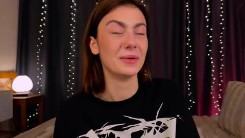 Snapshot of _a_n_n_y_ chatting on February 2026 09:40:02 PM Willow online show from February 2026 09:40:02 PM