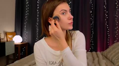 Snapshot of _a_n_n_y_ chatting on February 2026 06:22:02 AM Willow online show from February 2026 06:22:02 AM