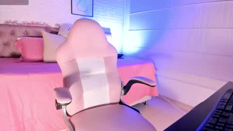 Aby online show from November 2025 01:11:01 PM