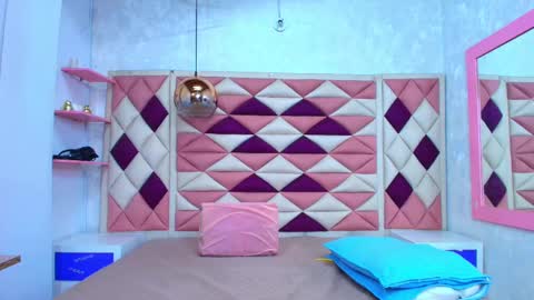  abby rouss online show from September 2025 03:08:02 AM