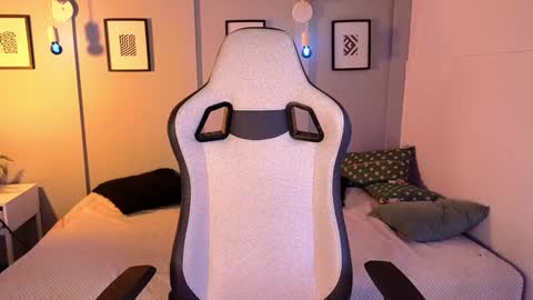 abigaill online show from December 2024 04:56:02 AM