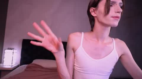 adrian online show from October 2025 05:15:01 AM