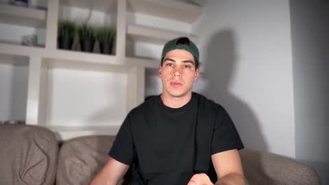 Snapshot of _aesthetic chatting on September 2025 02:43:02 PM _aesthetic online show from September 2025 02:43:02 PM