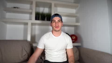 Snapshot of _aesthetic chatting on September 2025 01:38:02 PM _aesthetic online show from September 2025 01:38:02 PM