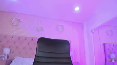 Agatha online show from November 2025 04:35:01 AM