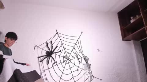 Alexander online show from October 2025 12:33:02 AM