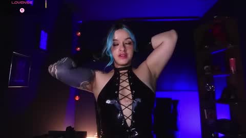 Miss Alice  My internet sucks these days see you soon online show from November 2025 08:54:02 PM