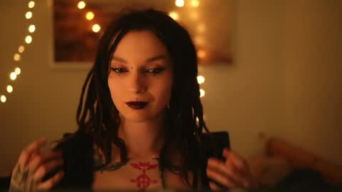 Snapshot of _alicemorrison_ chatting on April 2026 05:17:01 PM Alice Morrison Mistress Datura online show from April 2026 05:17:01 PM