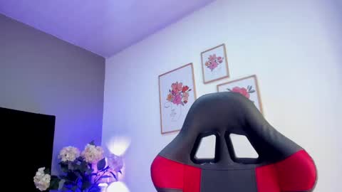 Snapshot of _aliice_1 chatting on December 2024 01:04:02 AM  Alice  online show from December 2024 01:04:02 AM