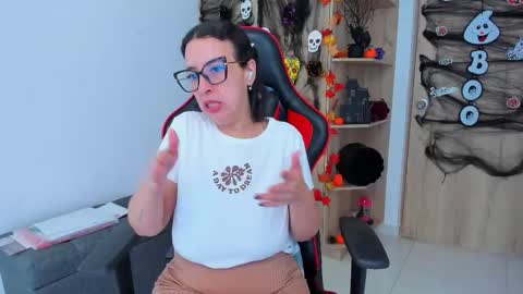 Snapshot of _amanda_seyfried19 chatting on October 2025 05:09:02 PM AMANDA online show from October 2025 05:09:02 PM