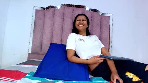 Snapshot of _aniisha_ chatting on October 2025 07:03:02 PM Any online show from October 2025 07:03:02 PM