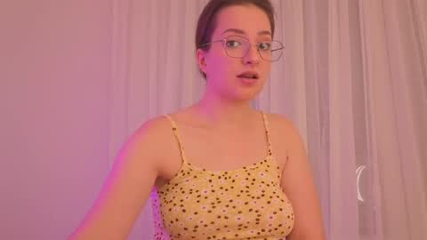 Anna online show from December 2025 09:32:01 PM