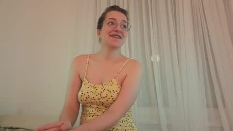 Anna online show from December 2025 06:25:02 PM