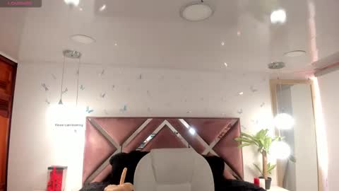 antonnela online show from October 2025 04:18:01 PM