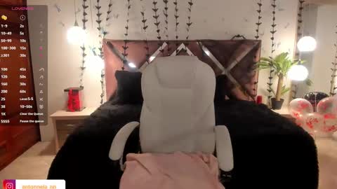 antonnela online show from October 2025 02:18:02 PM