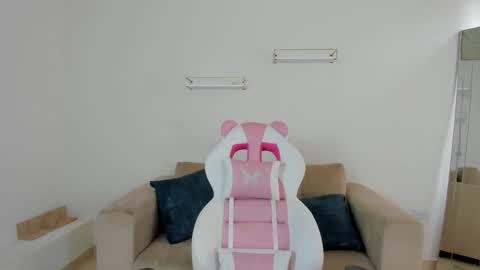    online show from November 2025 12:17:01 PM