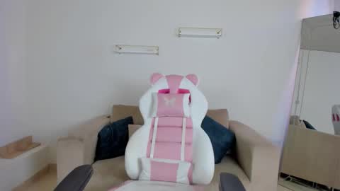    online show from November 2025 12:07:01 PM