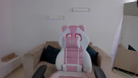    online show from December 2025 04:12:02 PM