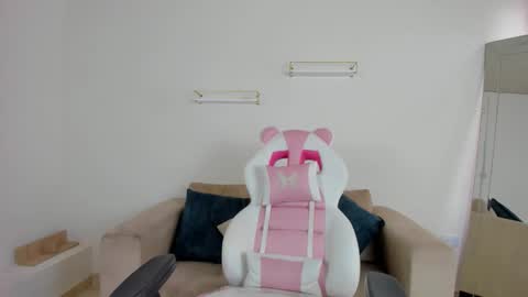    online show from December 2025 12:21:02 PM