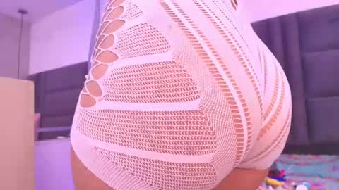 Arlet online show from November 2025 03:17:01 AM