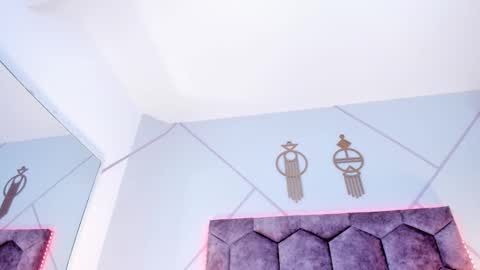 _aurora_collins_ online show from November 2025 01:23:02 PM